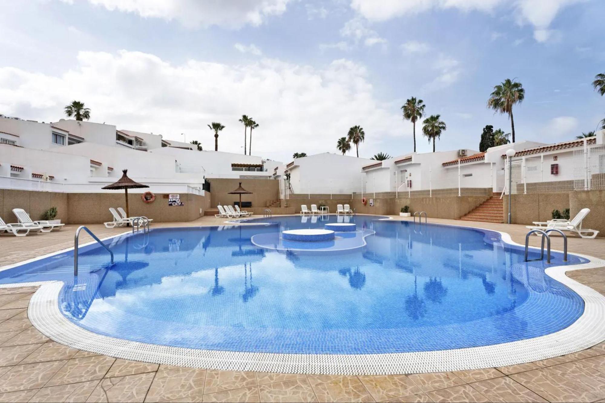 Child-Friendly, 3-Bedroom Apartment With Garden Near The Aqualand アデヘ エクステリア 写真